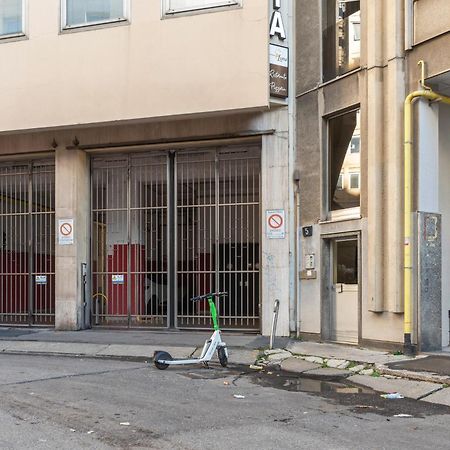 Centrale Flexyrent - Steps From Train Station Milan Extérieur photo